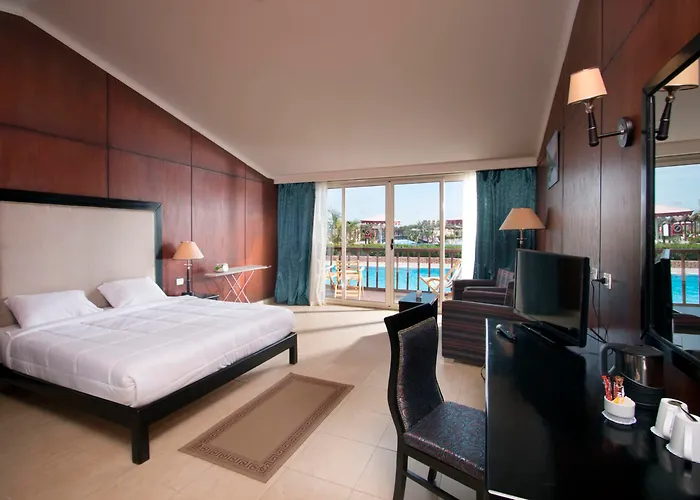 Курортный комплекс Hawaii Caesar Palace Aqua Park - Families And Couples Only
