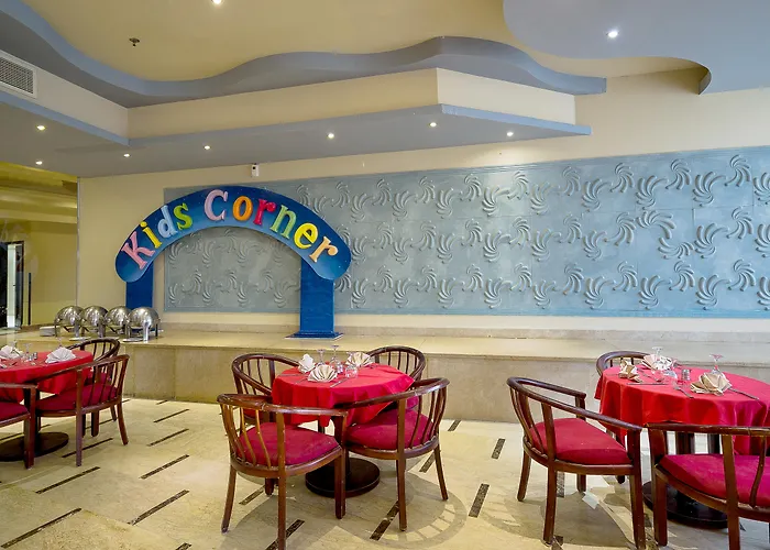 Hawaii Caesar Palace Aqua Park - Families And Couples Only Курортный комплекс 4*