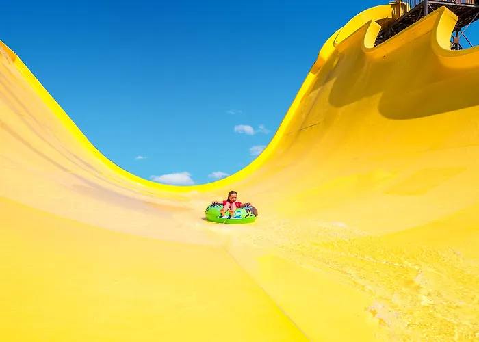 Hawaii Caesar Palace Aqua Park - Families And Couples Only 4*