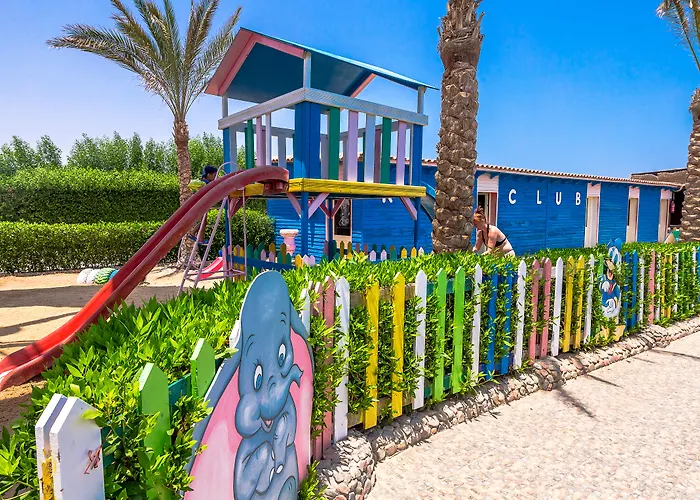 Hawaii Caesar Palace Aqua Park - Families And Couples Only 4*