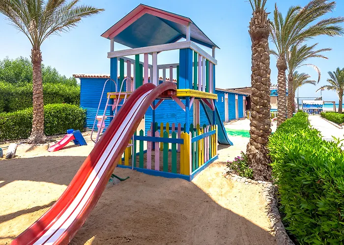 Hawaii Caesar Palace Aqua Park - Families And Couples Only Курортный комплекс