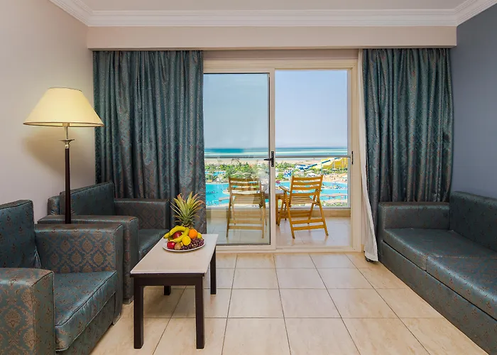 Курортный комплекс Hawaii Caesar Palace Aqua Park - Families And Couples Only 4*