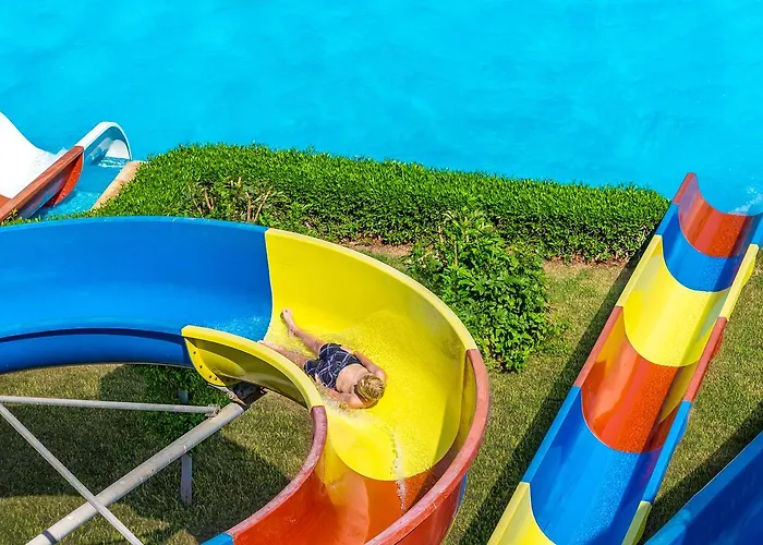 Hawaii Caesar Palace Aqua Park - Families And Couples Only 4*